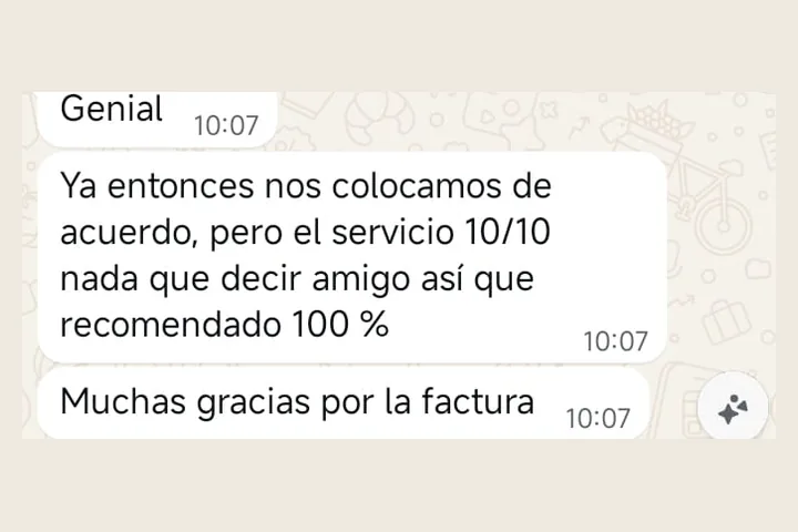 Mensaje de cliente calificando el servicio con diez de diez