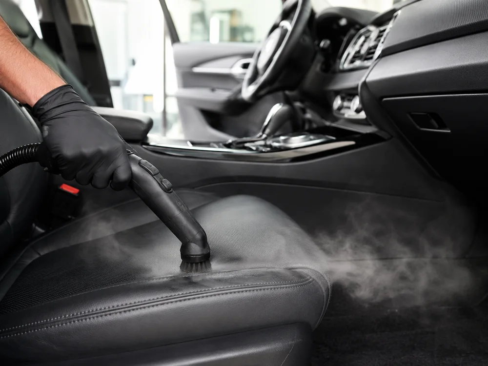 Limpieza profesional de tapiz de auto